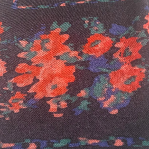 Sezane Pio Scarf - Helin Print NWT - Picture 3 of 7